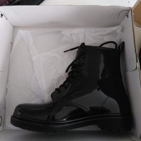 Michael Kors Rainboots - Picture 2 of 2